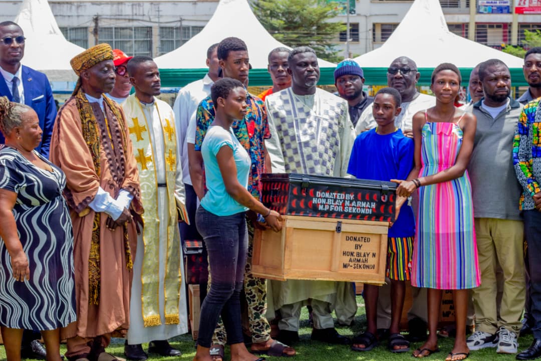 Free Trunk and Chop Box Distribution